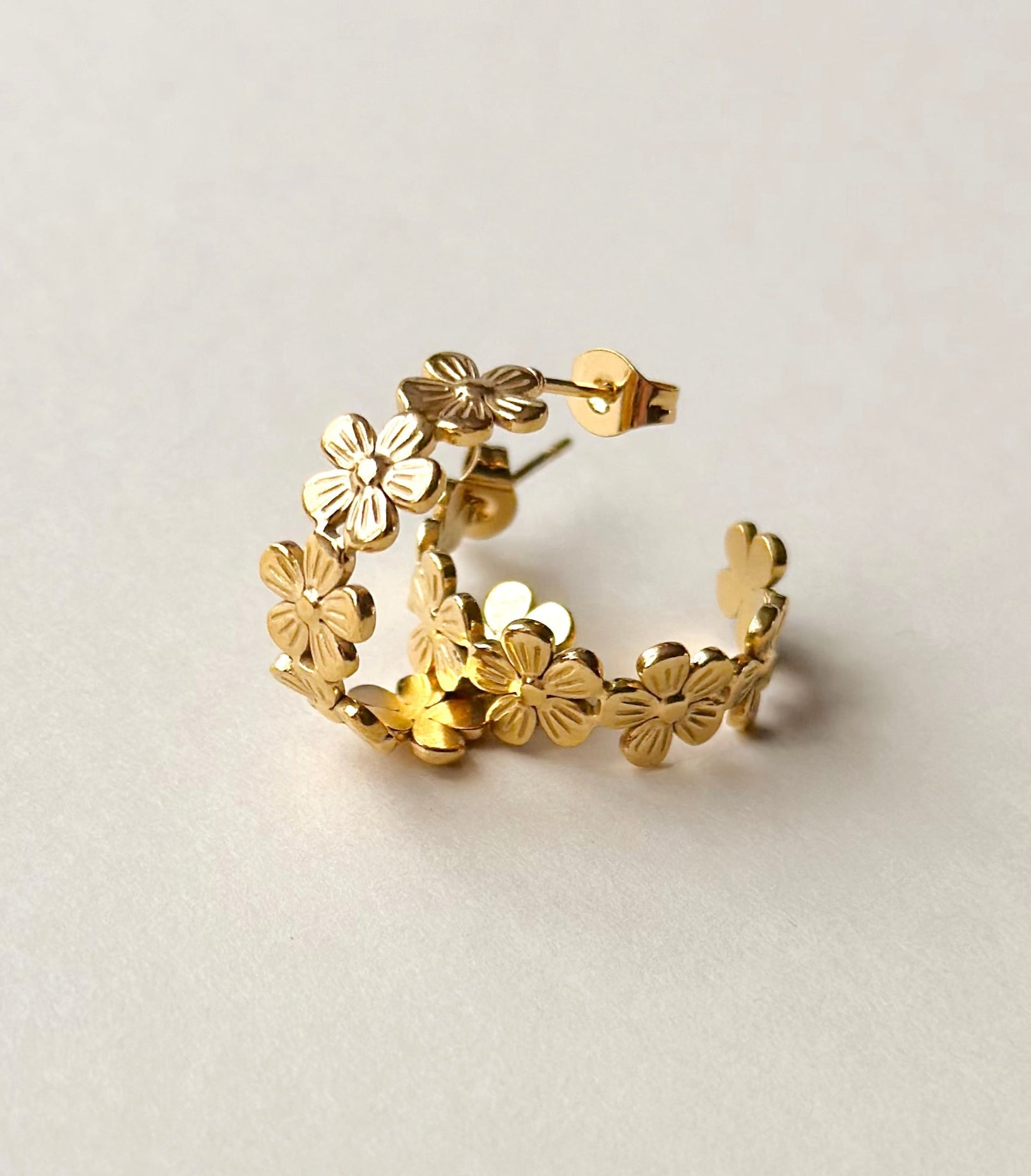 Jasmine Flower Hoop Earrings Radish & Pear