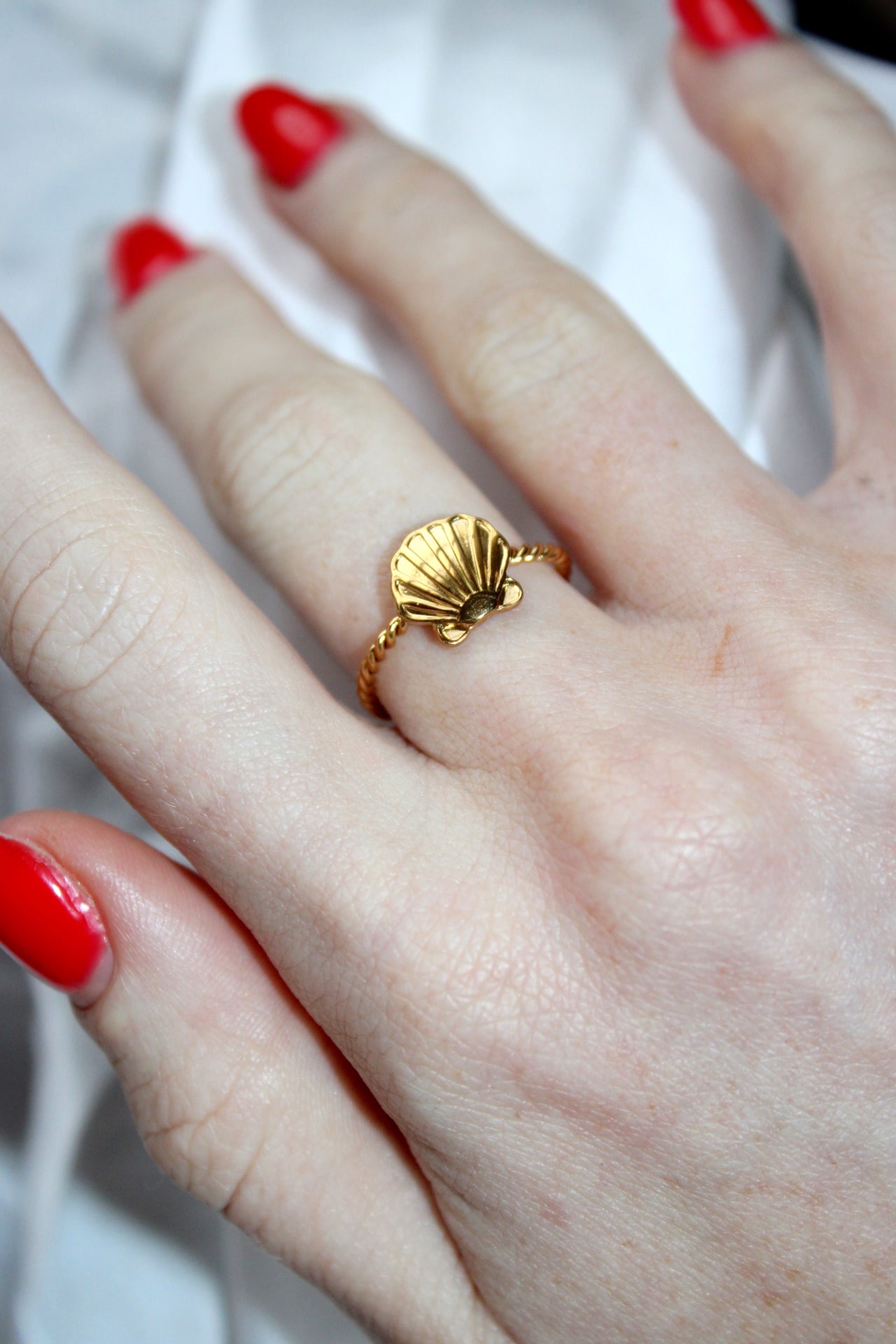 Single Shell Ring - Adjustable