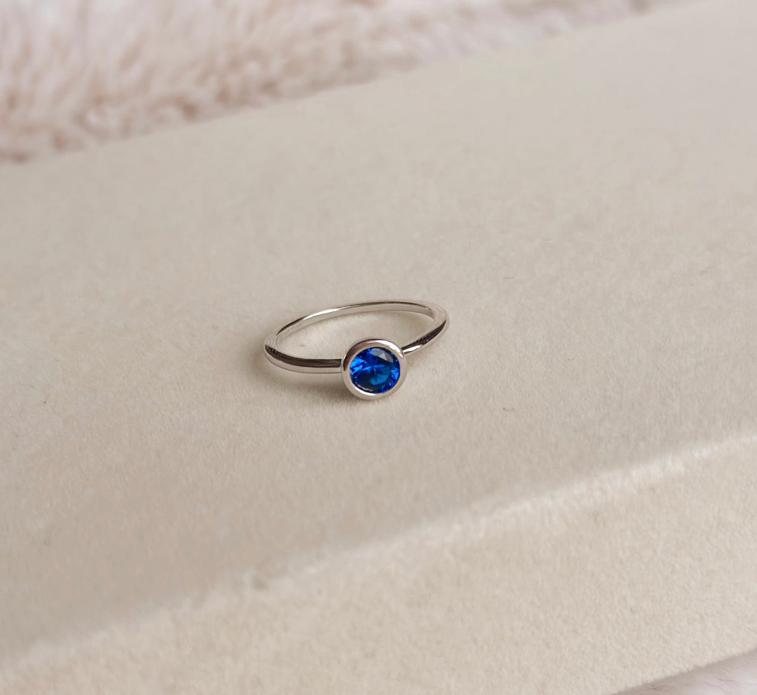 Orelia Blue Ring - Silver